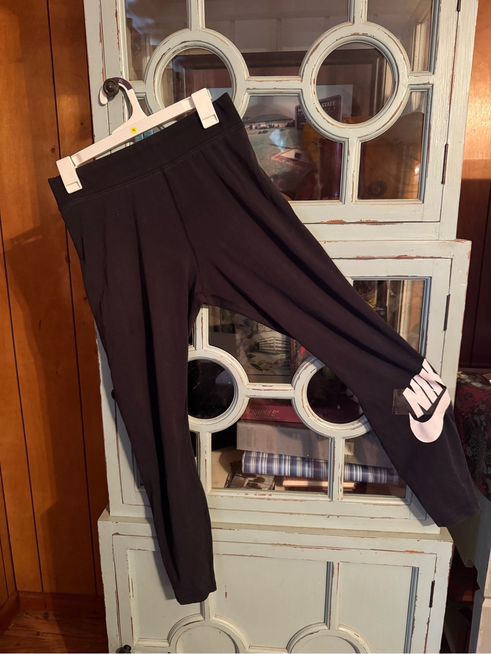 Nike Black ladies Logo Leggings - Comfortable Active Bottoms B8